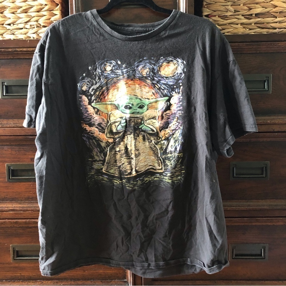Star Wars black short sleeve baby Yoda graphic tee in size XL